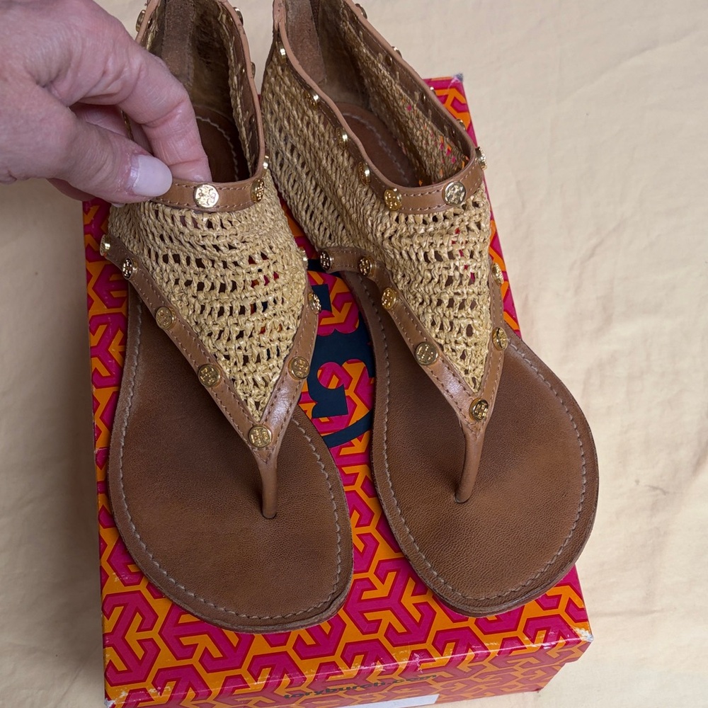 TORY BURCH Stylish Tan Sandals with Gold Accents